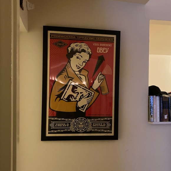 Shepard Fairey x OBEY Stay Up Girl signed print 🌹 - Picture 6 of 6